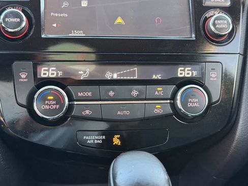 Used 2016 Nissan Rogue SL w/ SL Premium Package FWD image 22