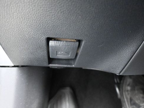 Used 2020 Toyota Corolla Hatchback FWD image 25