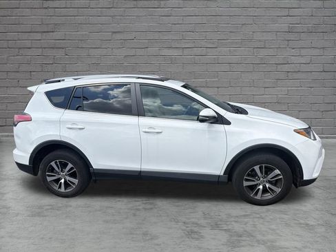 Used 2018 Toyota RAV4 XLE w/ Plus Extra Value Package AWD/4WD image 4