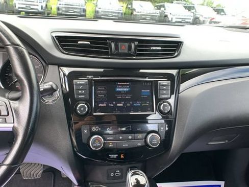 Used 2022 Nissan Rogue Sport SV AWD/4WD image 13