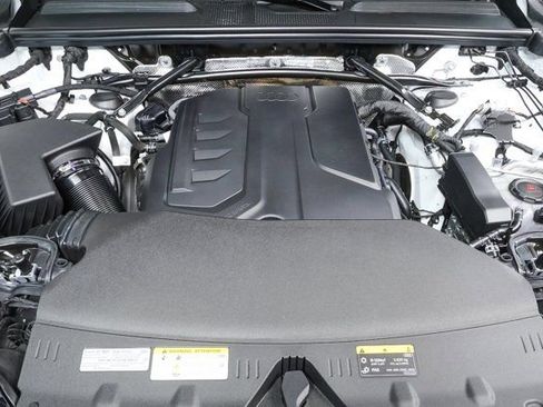 Used 2025 Audi Q5 Premium w/ Convenience Package image 34