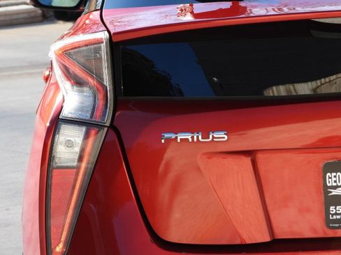 Used 2017 Toyota Prius Two image 20