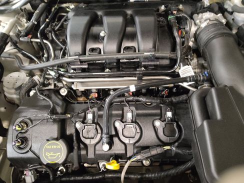 Used 2019 Ford Taurus SEL w/ Equipment Group 201A image 30