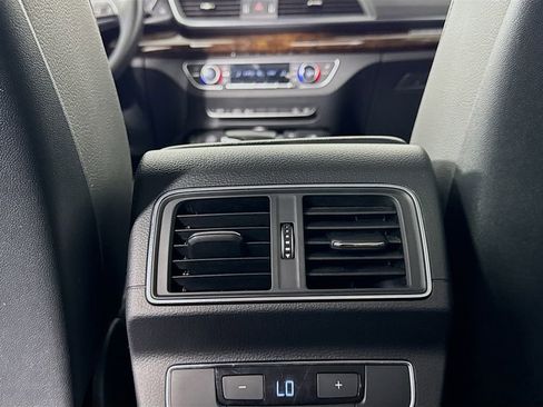 Used 2019 Audi Q5 2.0T Premium image 31