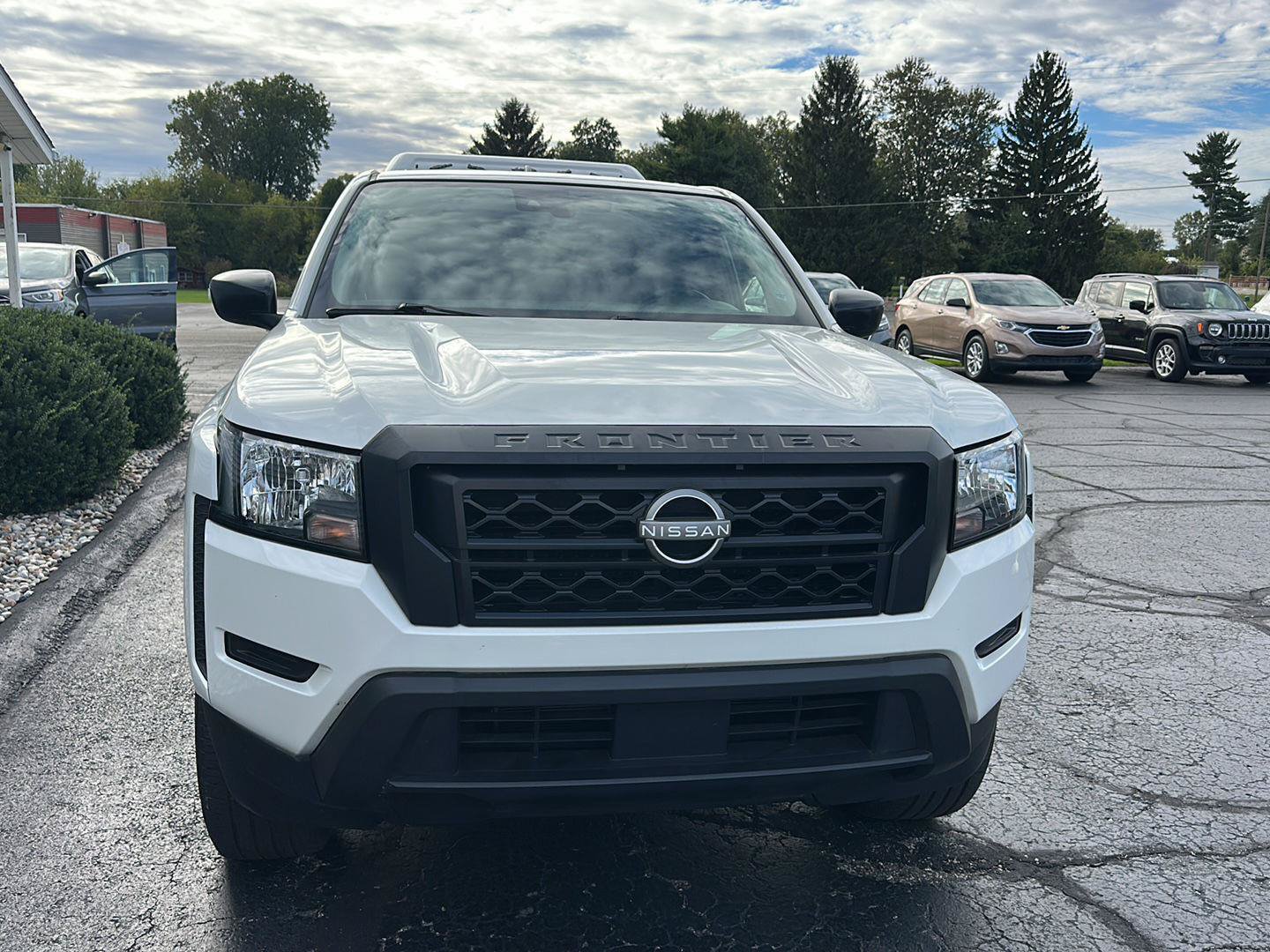 Used 2024 Nissan Frontier S w/ Technology Package RWD image 2