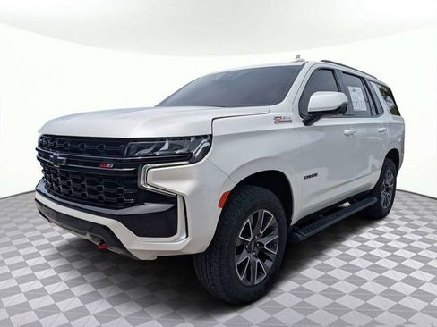 Used 2023 Chevrolet Tahoe Z71 w/ Luxury Package AWD/4WD image 7