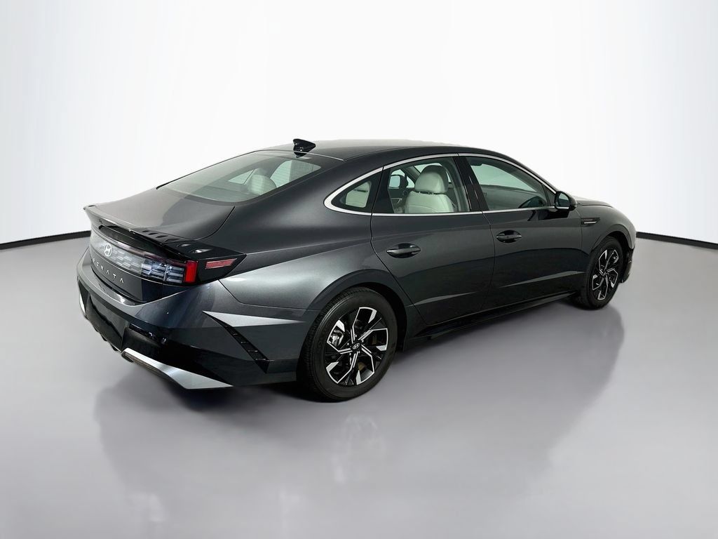 Used 2025 Hyundai Sonata SEL FWD image 7