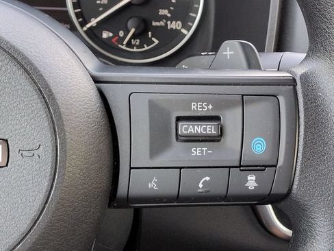 Used 2024 Nissan Rogue SV FWD image 25