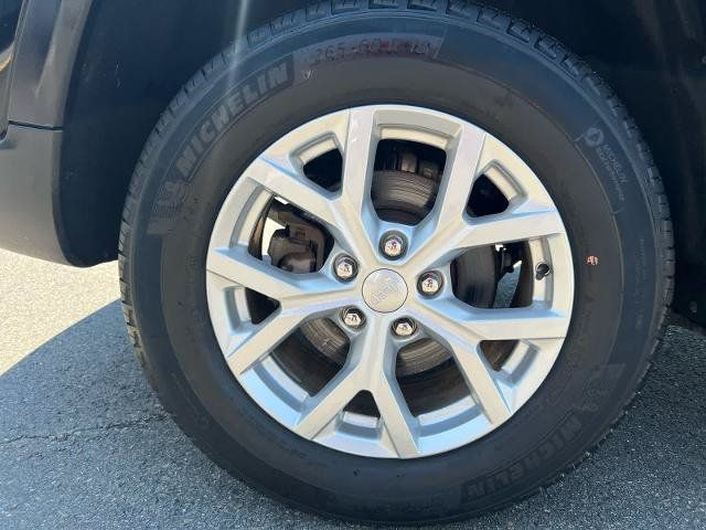 Used 2023 Jeep Grand Cherokee Limited w/ Trailer Tow Prep Group (B) AWD/4WD image 14