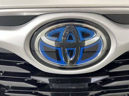 Used 2022 Toyota Highlander XLE AWD/4WD image 32