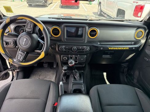 Used 2021 Jeep Wrangler Unlimited Sport AWD/4WD image 12