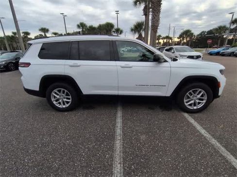 Used 2023 Jeep Grand Cherokee L Laredo image 9