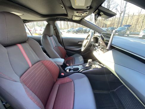 Certified 2025 Toyota Corolla SE image 28