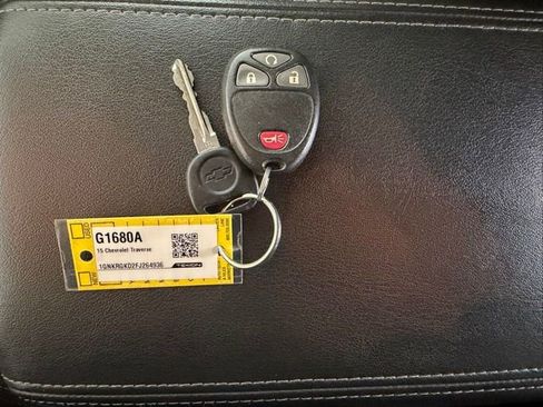 Used 2015 Chevrolet Traverse LT w/ Style and Technology Package FWD image 41
