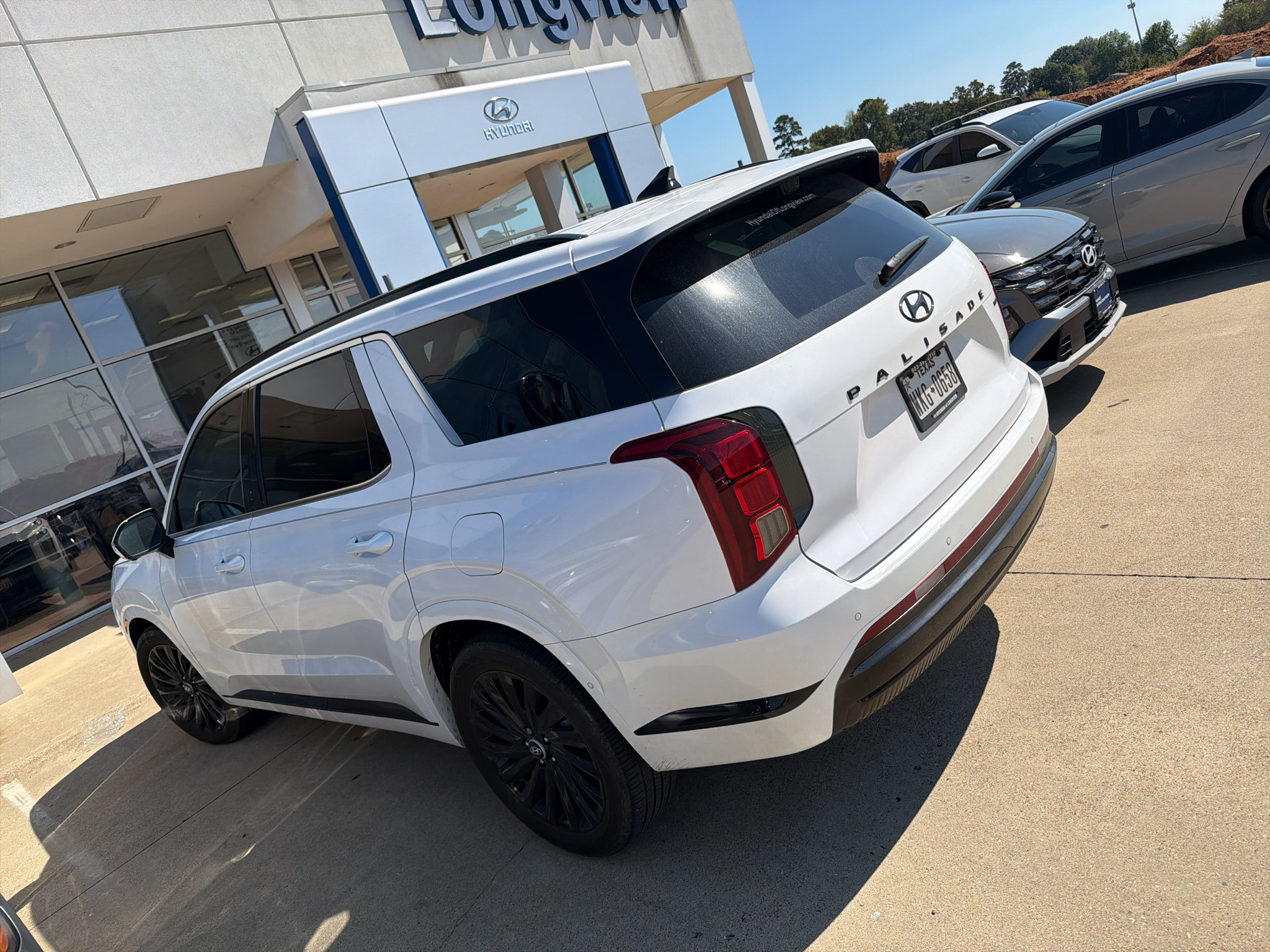 Used 2025 Hyundai Palisade Calligraphy AWD/4WD image 2
