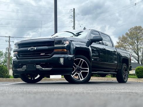 Used 2017 Chevrolet Silverado 1500 LT w/ LPO, Black Pack image 2