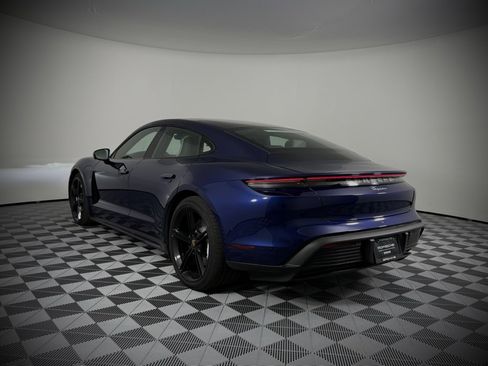 New 2024 Porsche Taycan image 3