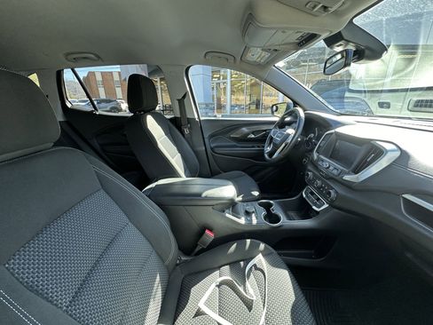 Used 2022 GMC Terrain SLE w/ Driver Convenience Package image 18