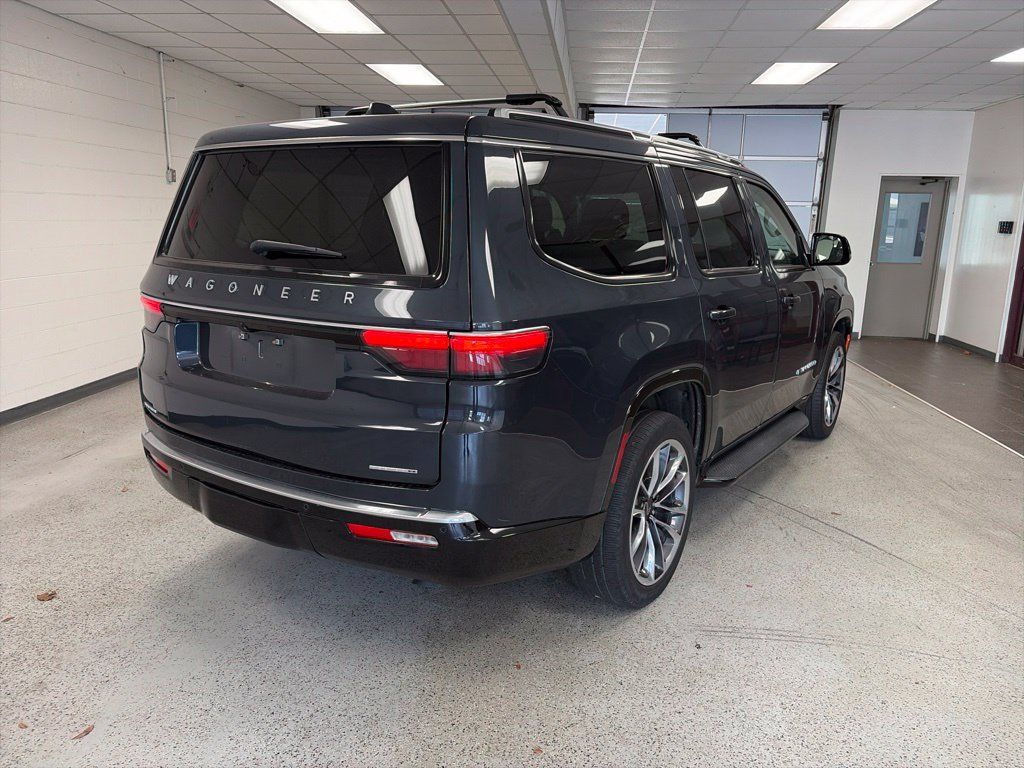 Used 2023 Jeep Wagoneer Series II w/ Premium Group I AWD/4WD image 3
