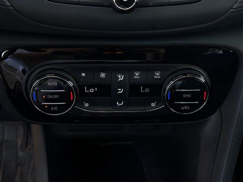 Used 2022 Buick Encore GX Select w/ Sport Touring Package AWD/4WD image 27