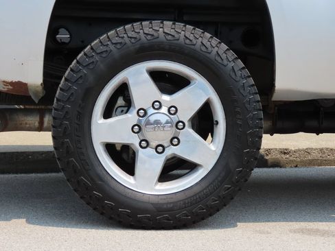 Used 2012 GMC Sierra 2500 SLT w/ SLT Convenience Package AWD/4WD image 17