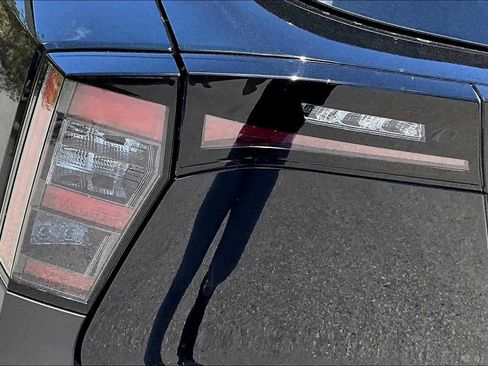 New 2025 Nissan Kicks SV image 12