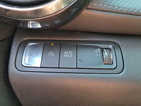 Used 2026 Chevrolet Equinox LT w/ Convenience Package II FWD image 23