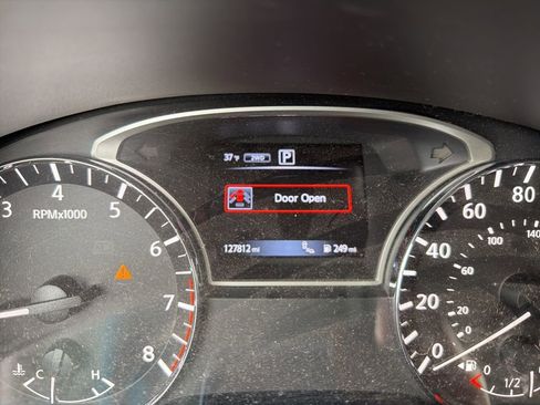 Used 2016 Nissan Pathfinder SL w/ SL Premium Package image 12