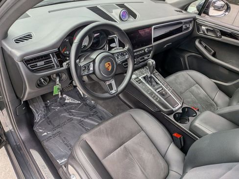 Used 2021 Porsche Macan S image 4