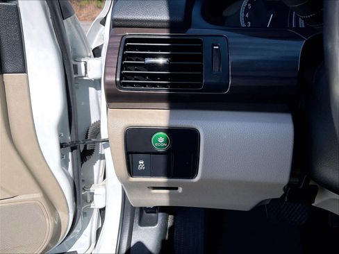 Certified 2017 Honda Accord EX-L image 27