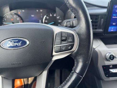 Used 2021 Ford Explorer XLT w/ Equipment Group 202A AWD/4WD image 18