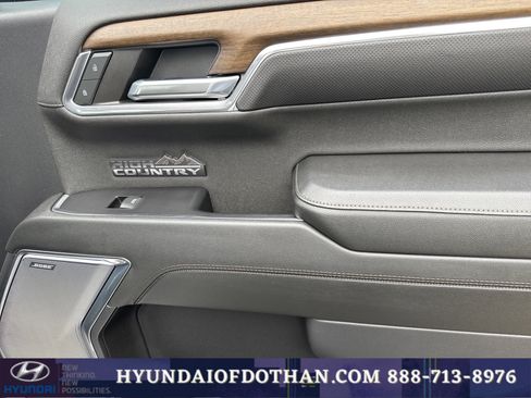 Used 2024 Chevrolet Silverado 1500 High Country w/ Technology Package image 16