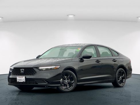 Certified 2025 Honda Accord SE image 2