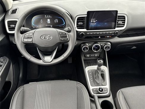 New 2025 Hyundai Venue Limited image 15
