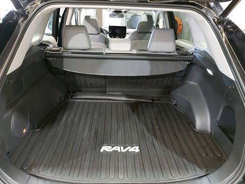 Used 2023 Toyota RAV4 XLE Premium image 12