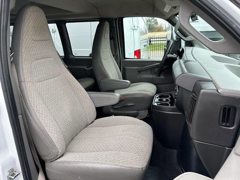 Used 2020 Chevrolet Express 3500 LT w/ LT Preferred Equipment Group image 9