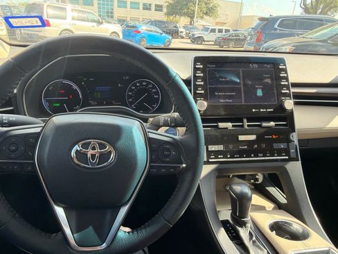 Used 2021 Toyota Avalon XLE FWD image 6
