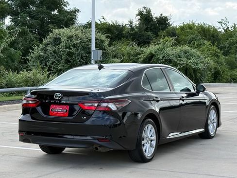 Used 2024 Toyota Camry LE FWD image 5