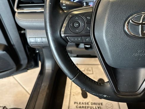 Used 2021 Toyota Camry SE FWD image 11