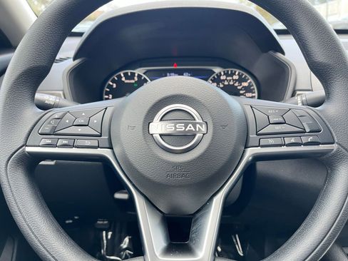 Used 2025 Nissan Altima 2.5 SV image 28