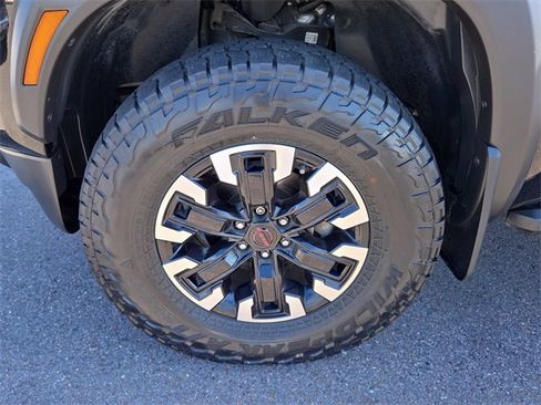 Used 2022 Nissan Frontier Pro-X w/ Technology Package image 9