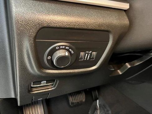 Certified 2024 Jeep Grand Cherokee L Laredo image 37