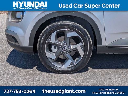 Used 2026 Hyundai Venue SEL FWD image 10