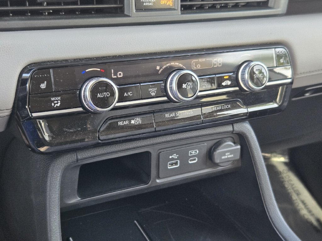 Used 2024 Honda Pilot Touring image 19