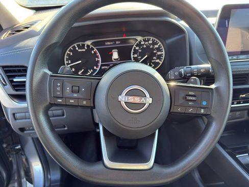 Certified 2023 Nissan Rogue SV image 16