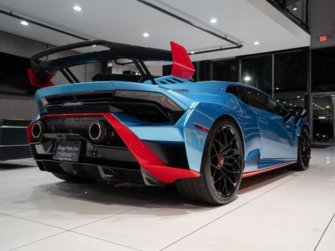 Used 2023 Lamborghini Huracan STO RWD image 40