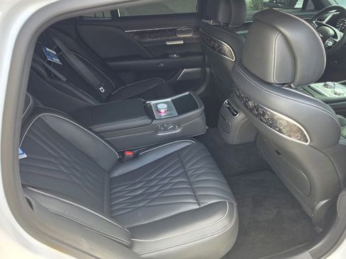 Used 2025 Genesis G90 3.5T AWD/4WD image 17