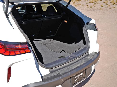 Used 2023 INFINITI QX55 Essential image 10