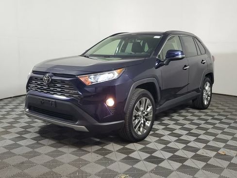 Used 2019 Toyota RAV4 Limited w/ Advanced Technology Package AWD/4WD image 3