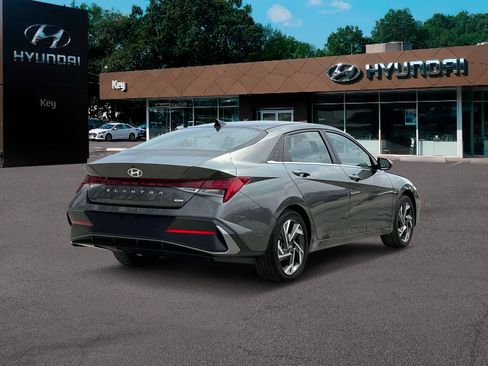 New 2025 Hyundai Elantra Limited image 7